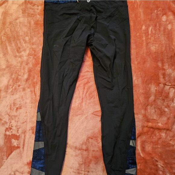 Lululemon Pace Tight 2  Reflective Run Train cropped with 26" inseam, sz 8 - Picture 5 of 6